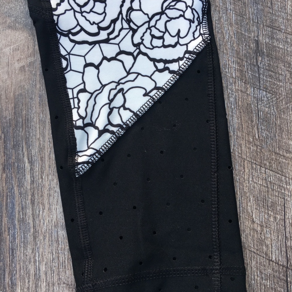 RBX STUDIO SKETCHY FLORAL YOGA CAPRI - Picture 2 of 8